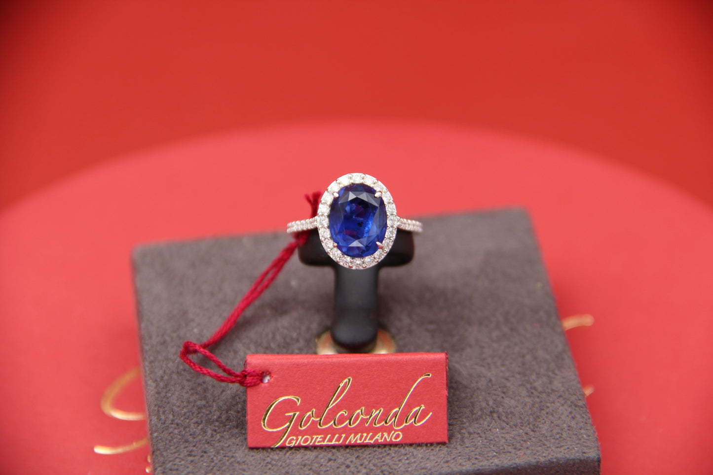 "HALO" model ring with natural sapphire "NO HEAT"