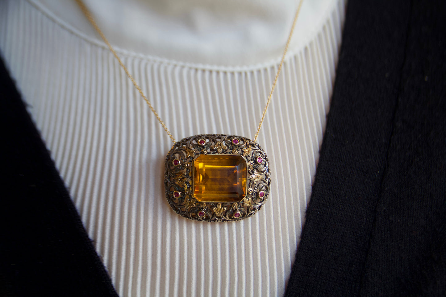 Antique pendant brooch with "Madeira Quartz"