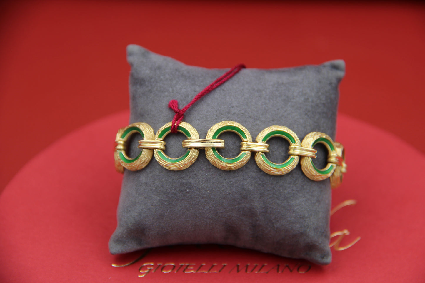 Orologio in oro con smalto