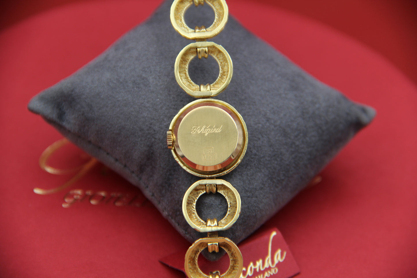 Orologio in oro con smalto