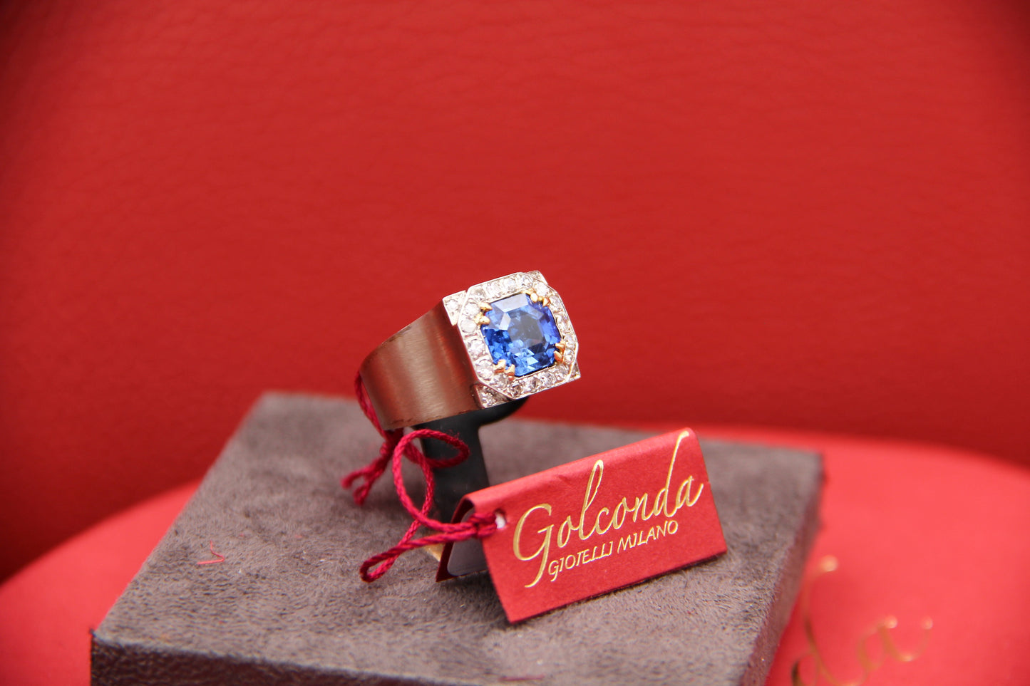 Signet ring with no-heat sapphire