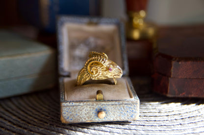 Anello "Ariete" scultura