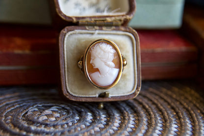 Anello Vittoriano con Cameo