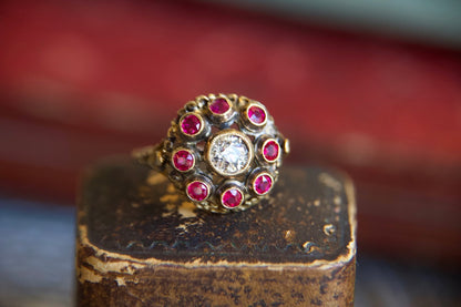 Anello "Art Nouveau" con diamante e rubini