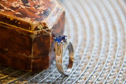 Anello solitario con Zaffiro ottagonale