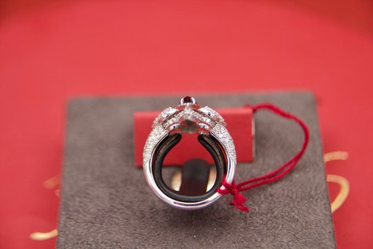 Ring with green Tourmaline and diamonds