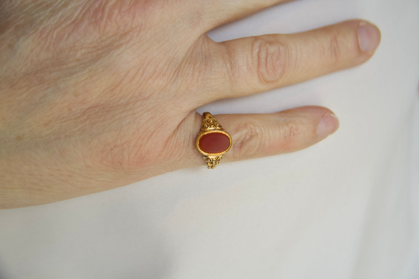 Anello con Corniola "Art Nouveau"