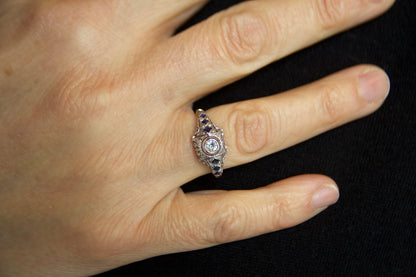 Anelo solitario Art Decò con zaffiri