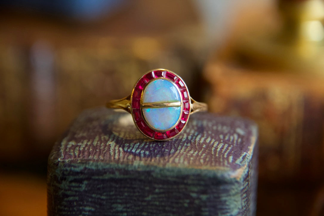 Anello con Opale anni '30