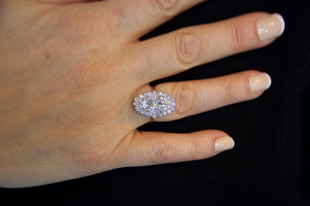 Anello Cluster anni 60' con diamanti taglio antico