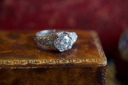 Anello solitario Stile Art Decò