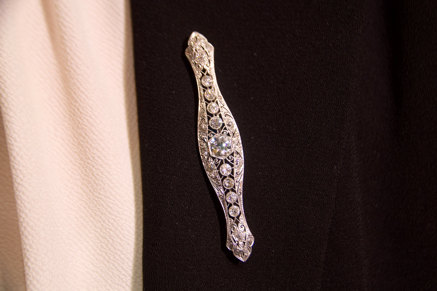 Spila baretta Art Decò