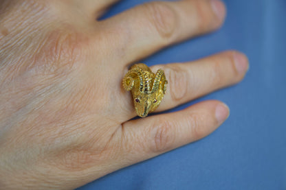 Anello "Ariete" scultura