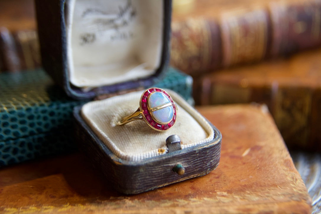 Anello con Opale anni '30