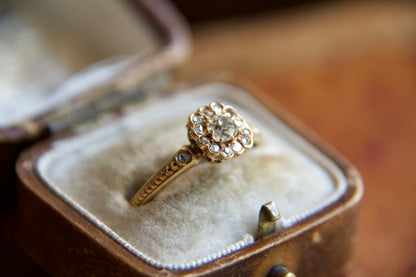 Very fine 19th-century daisy ring
