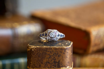 Anelo solitario Art Decò con zaffiri