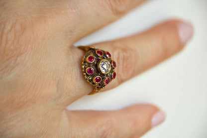 Anello "Art Nouveau" con diamante e rubini