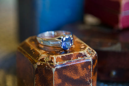 Anello solitario con Zaffiro ottagonale