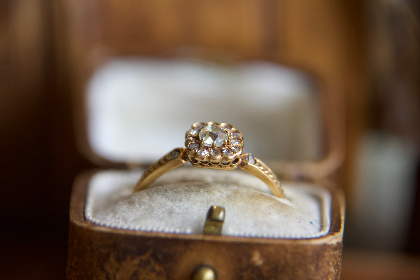 Very fine 19th-century daisy ring