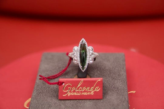 Ring with green Tourmaline and diamonds