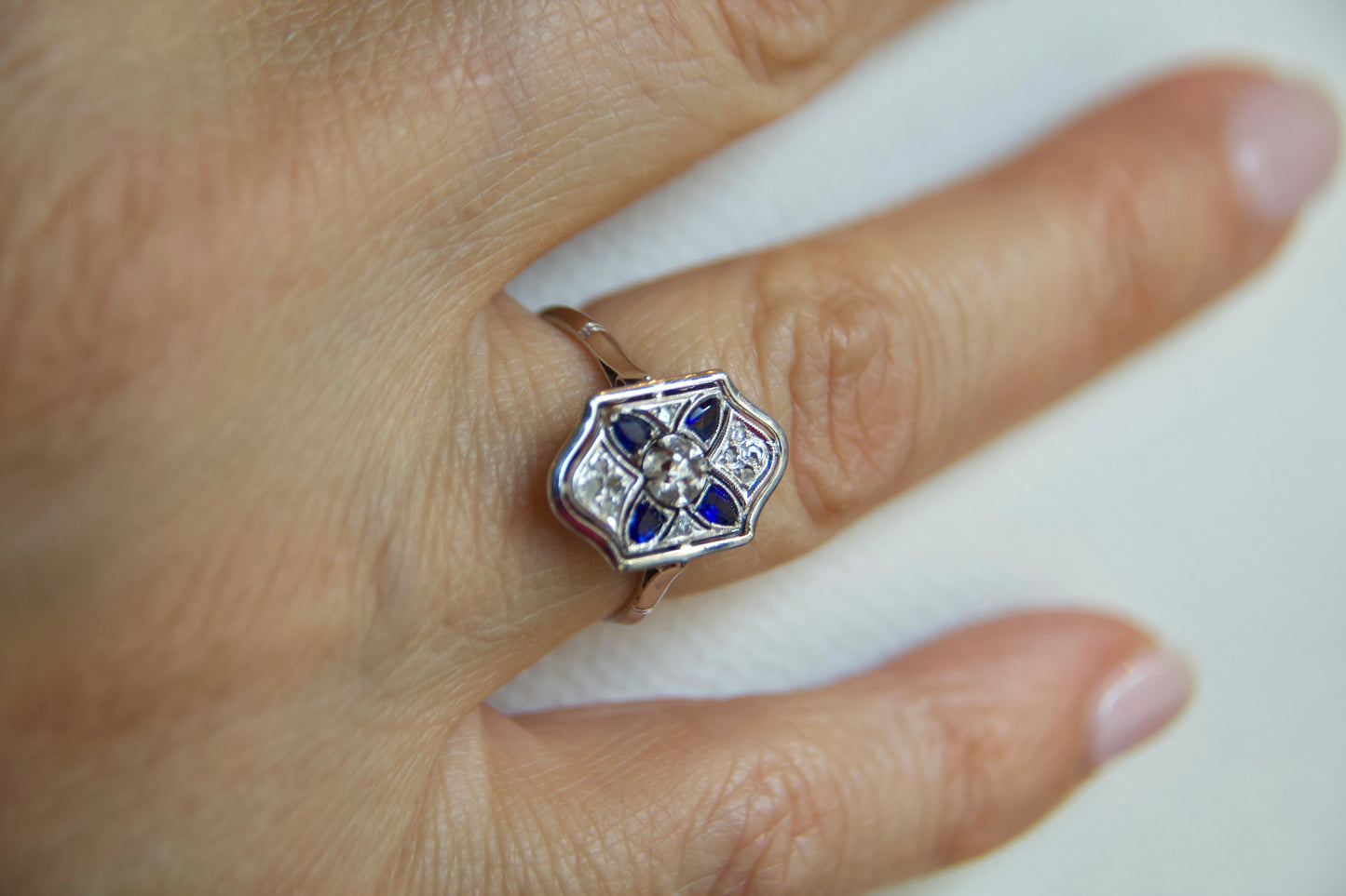 Anello con zaffiri e diamanti Anni 20'
