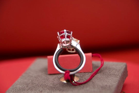 Anello toi moi con diamante e rubino "NO HEAT"