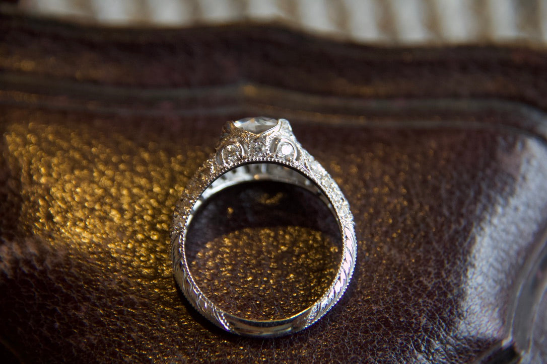 Anello solitario Stile Art Decò