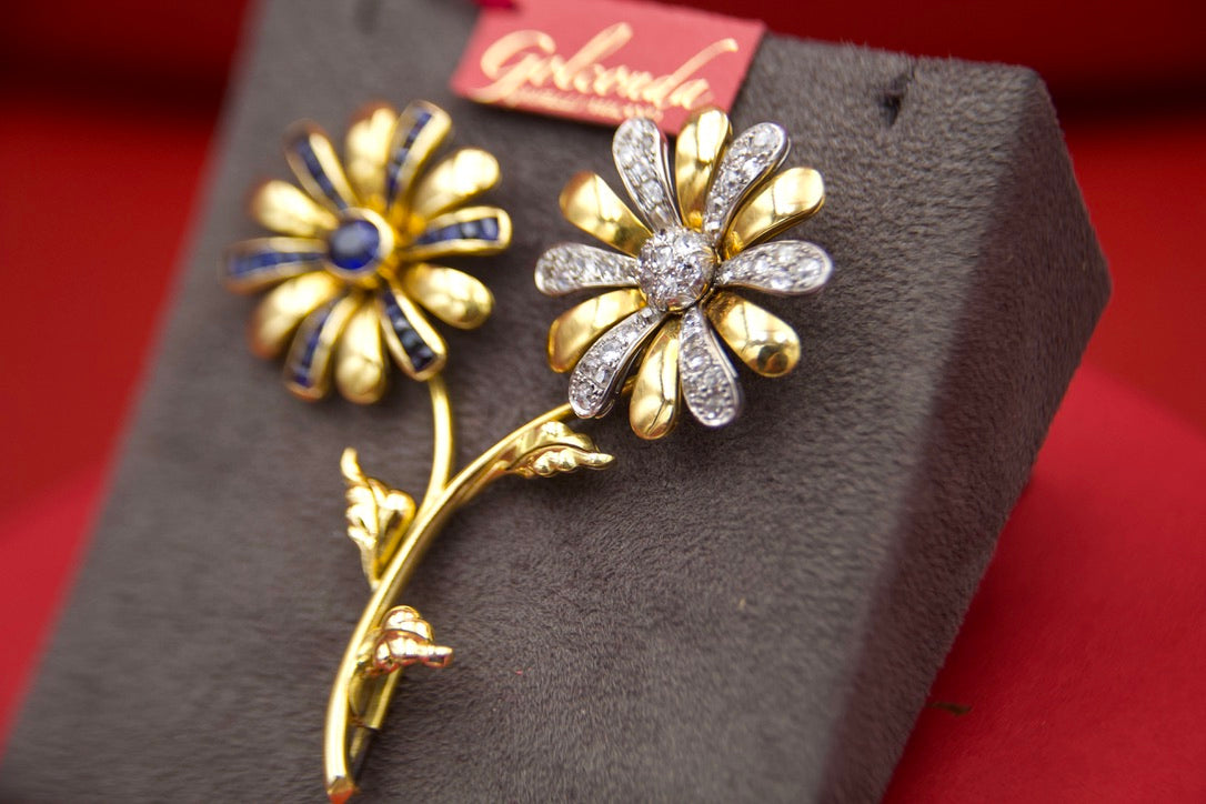Double flower brooch from the 1940s