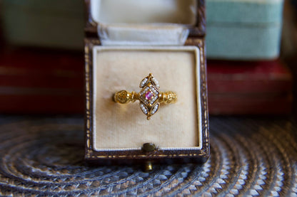 Anello "Revival" vintage