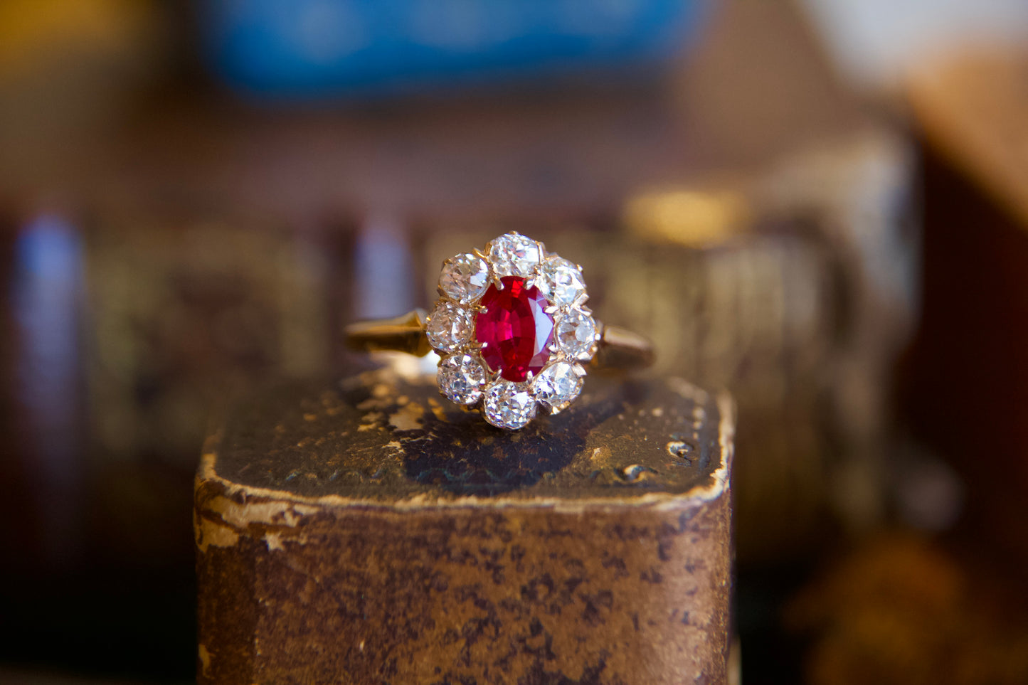 Anello margherita con rubino fine '800 inizi '900