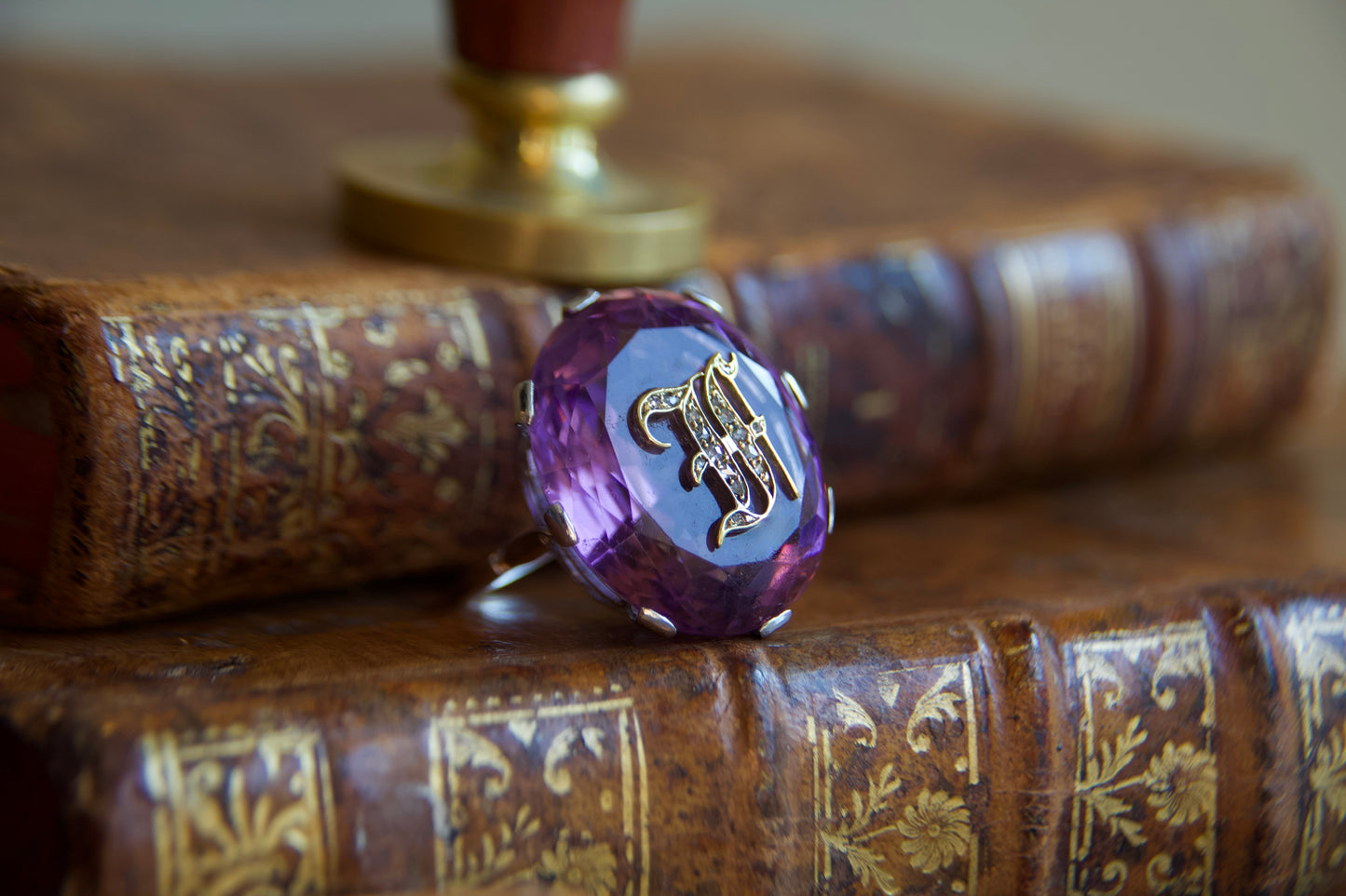 Ring with amethyst and monogram