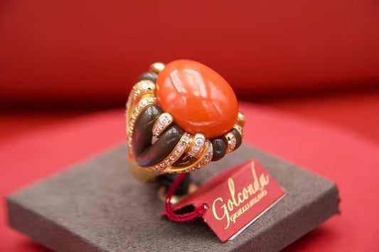 Anello cocktail corallo e diamanti