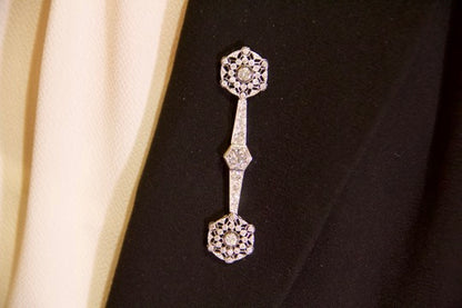 Spilla Art Decò barretta rosoni