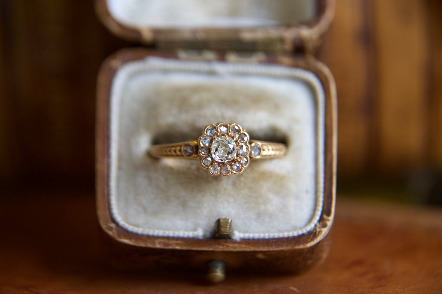 Very fine 19th-century daisy ring