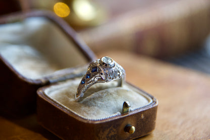 Anelo solitario Art Decò con zaffiri