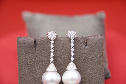 Orecchini pendenti con perle bianche "South Sea"
