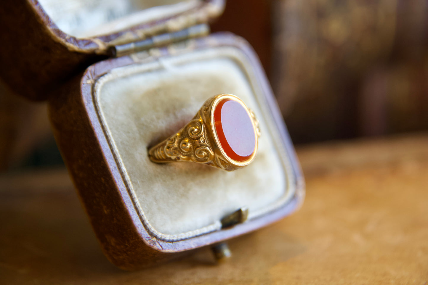 Anello con Corniola "Art Nouveau"