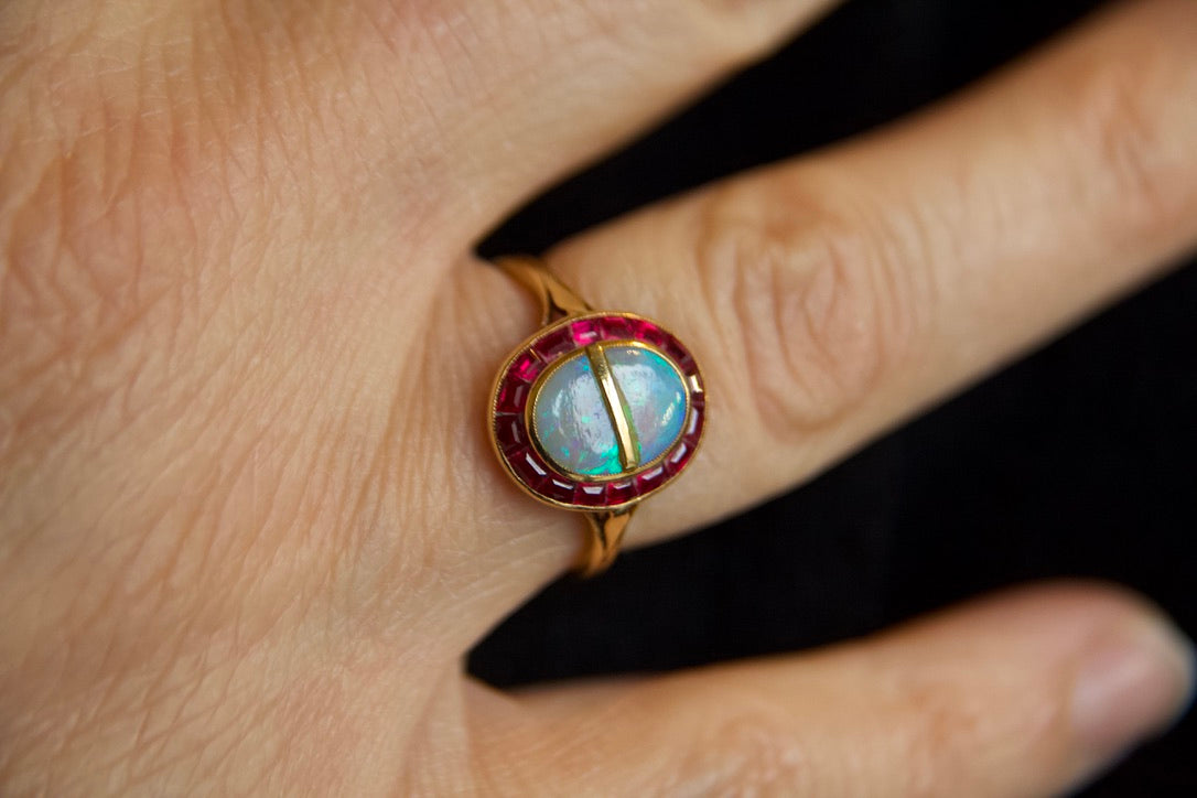 Anello con Opale anni '30