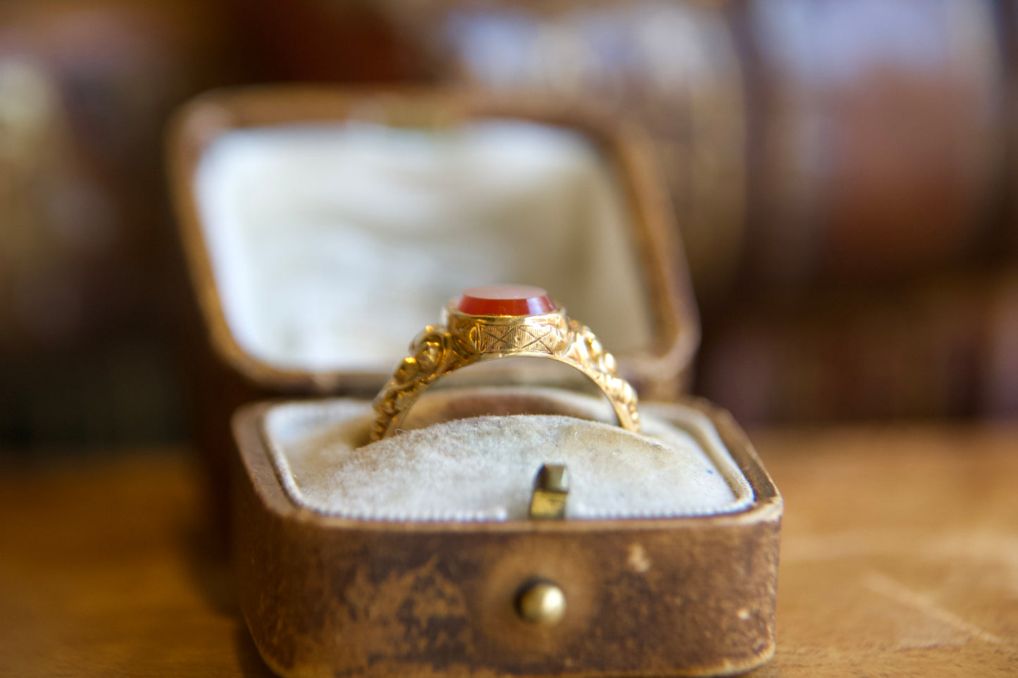 Anello con Corniola "Art Nouveau"