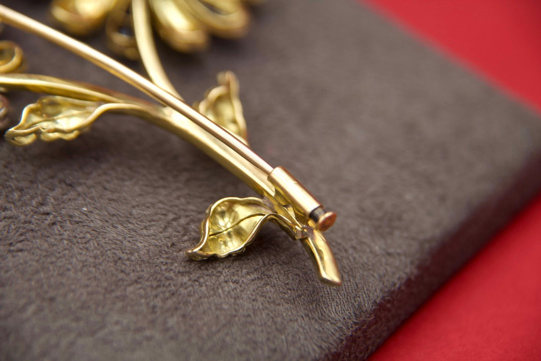 Double flower brooch from the 1940s