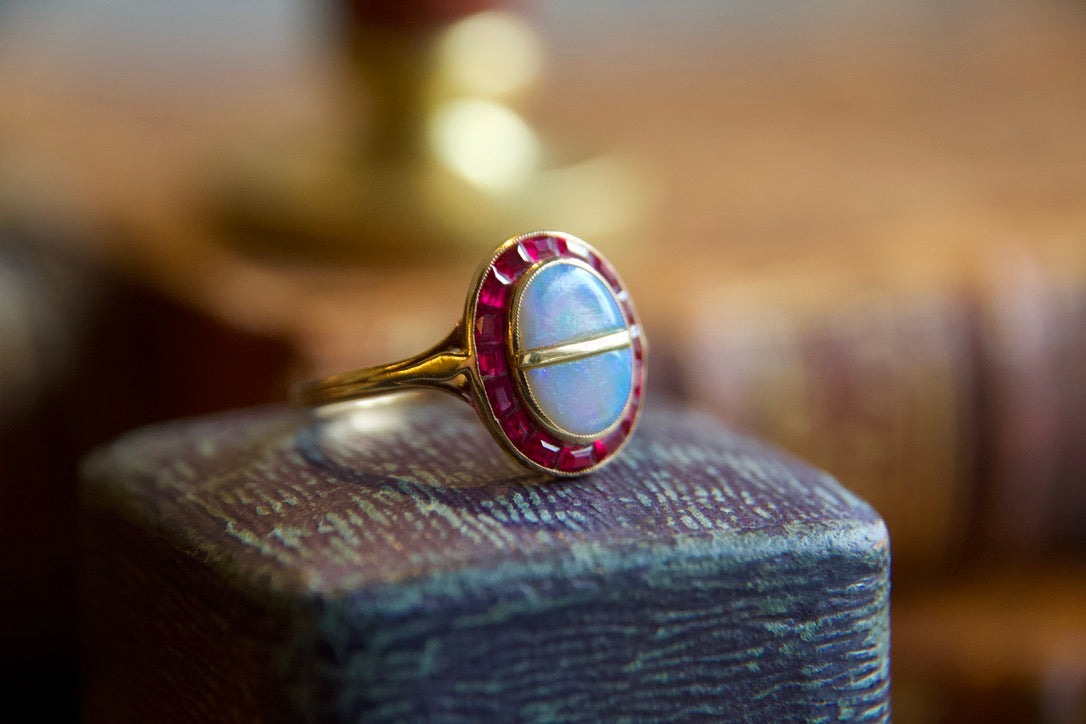 Anello con Opale anni '30