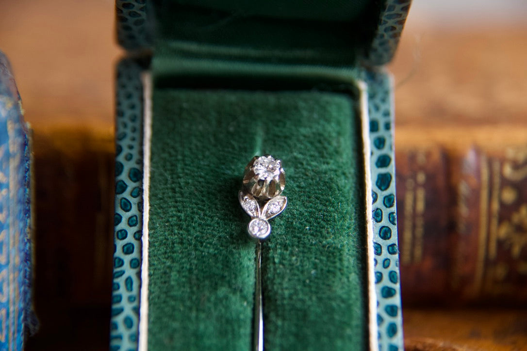 1940s brooch with diamonds