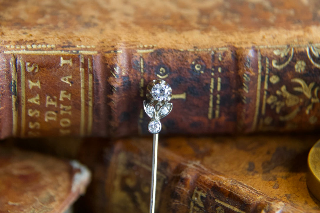 1940s brooch with diamonds