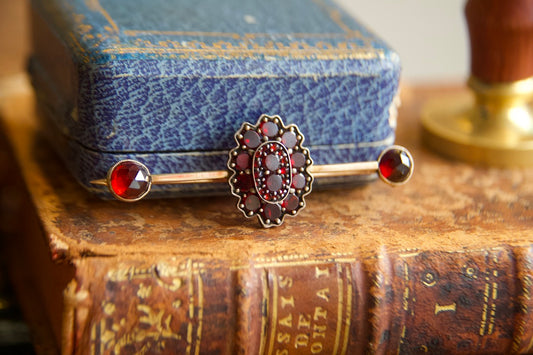 Late 19th-century brooch with garnets