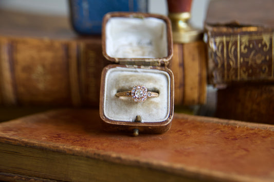 Very fine 19th-century daisy ring