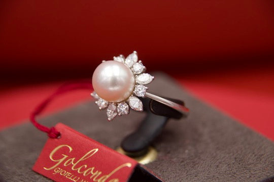 Anello Vintage con diamanti e perla