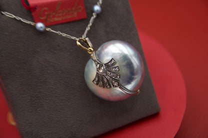 Art Deco mother-of-pearl heart necklace