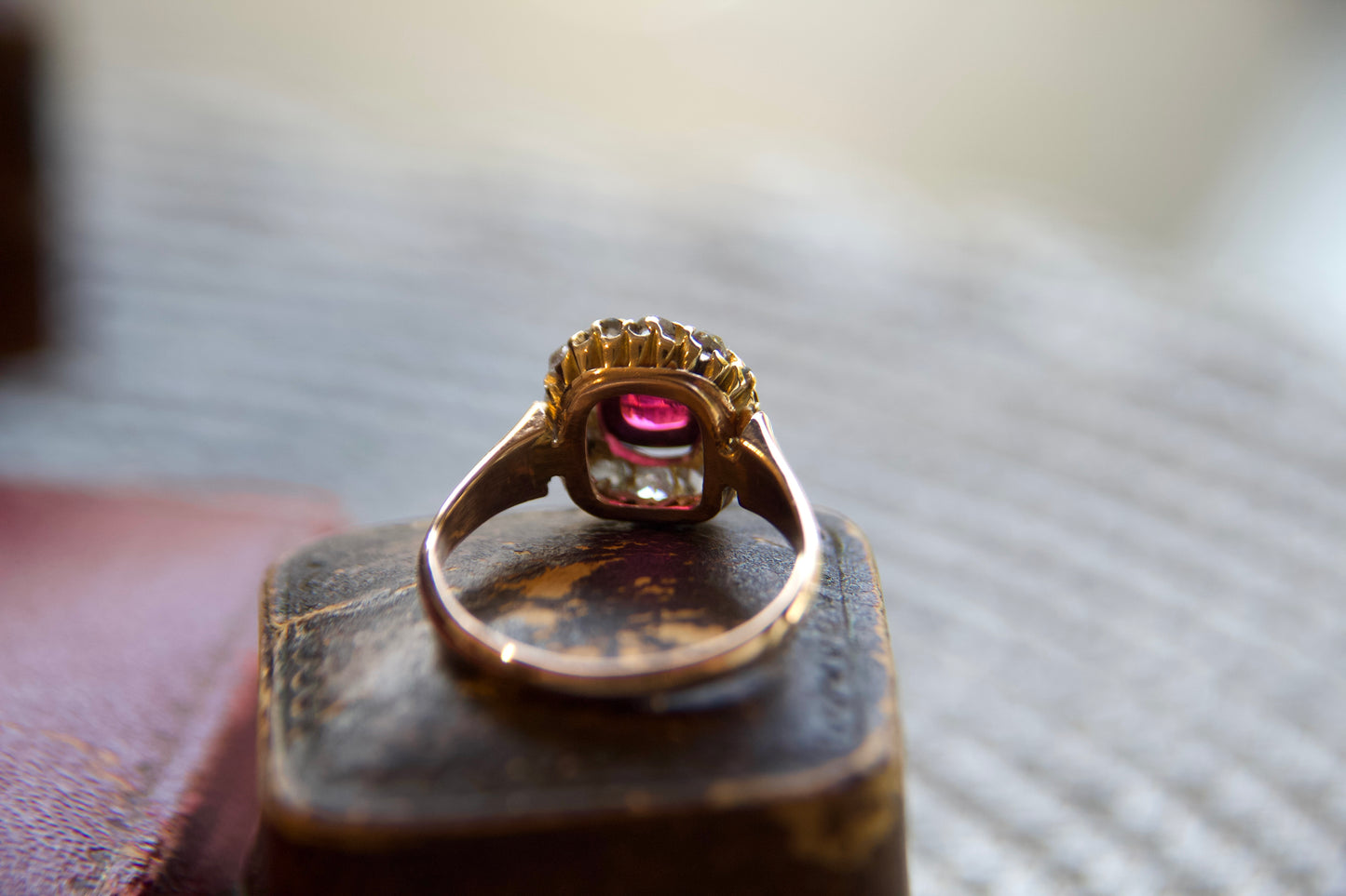 Anello Vittoriano con tormalina