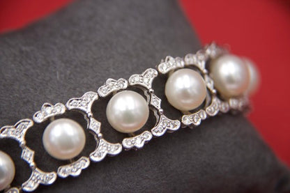 1960s pearl and diamond bracelet
