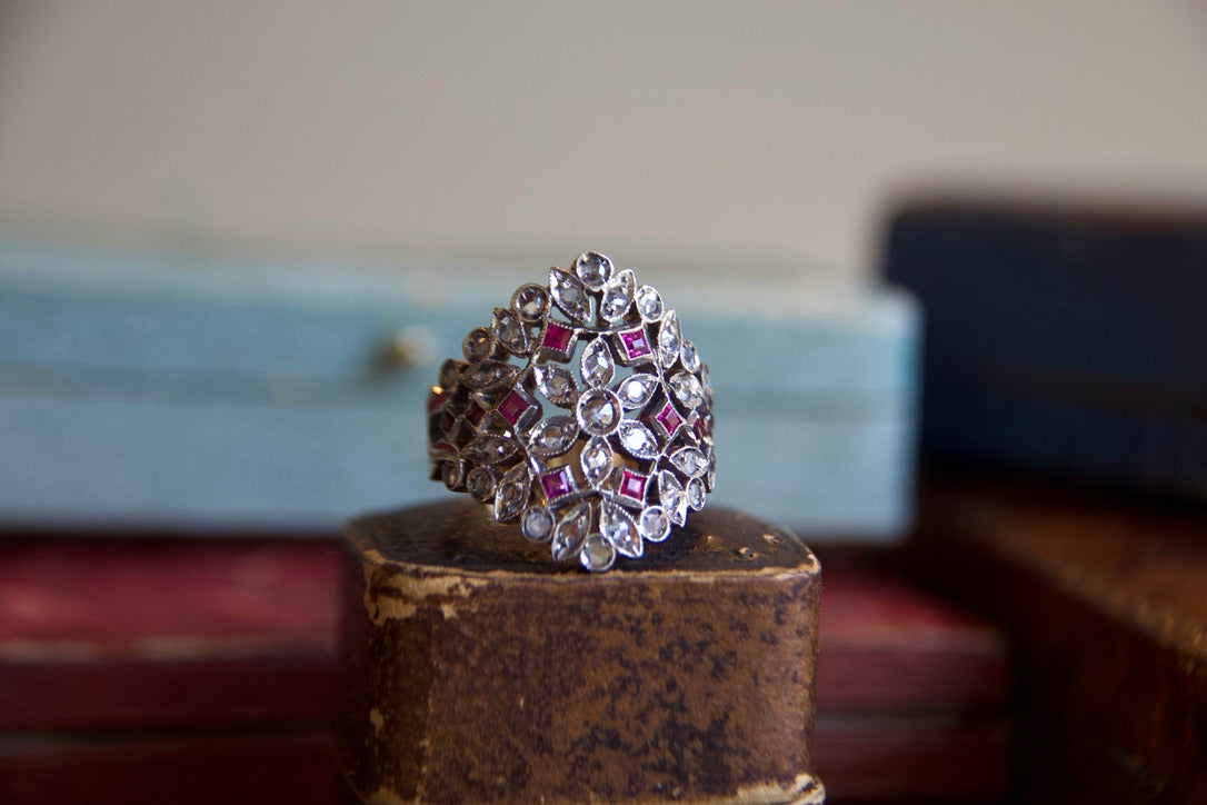 Anello revival vintage  in stile Art Nouveau